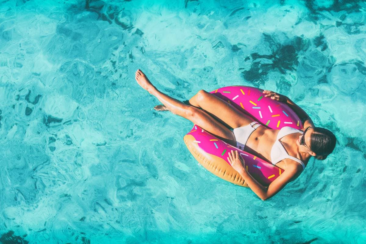 8 tendenze per i costumi da bagno dell’estate 2021