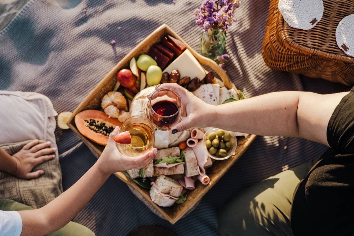 Pranzo al sacco sotto l’ombrellone: idee e ricette da copiare
