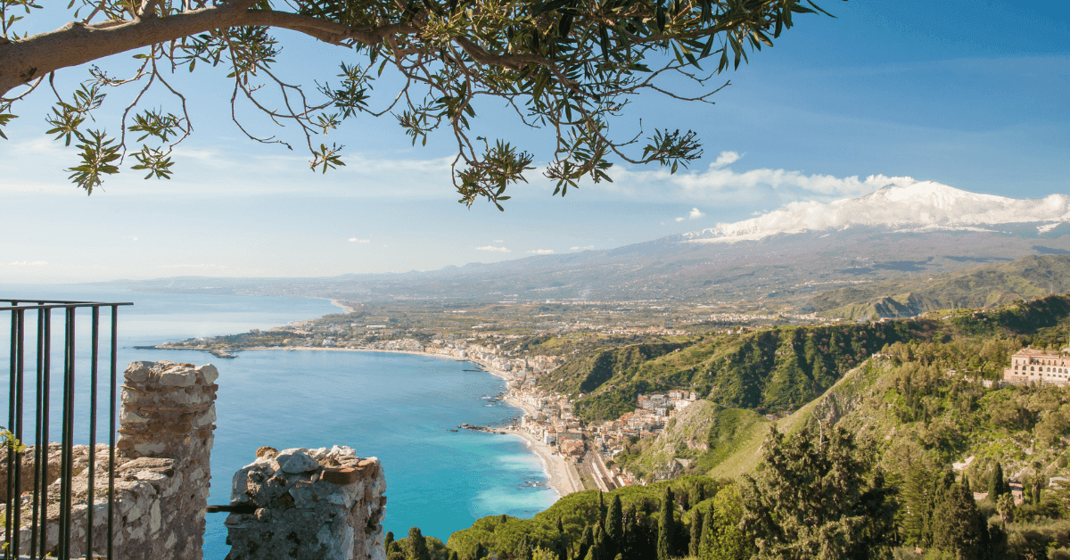 Cosa vedere a Giardini Naxos: 10 posti da non perdere per l'estate 2024