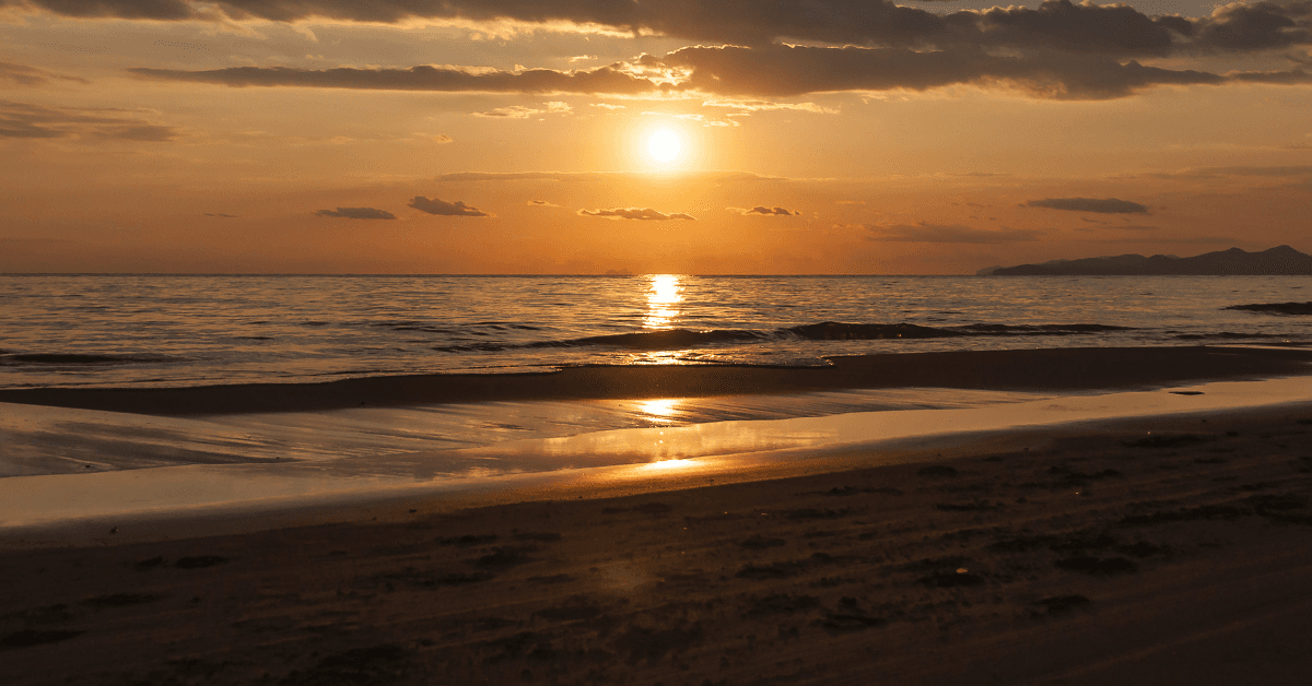 Mondragone: Cosa Vedere nel 2026 tra Mare e Storia - spiagge.it
