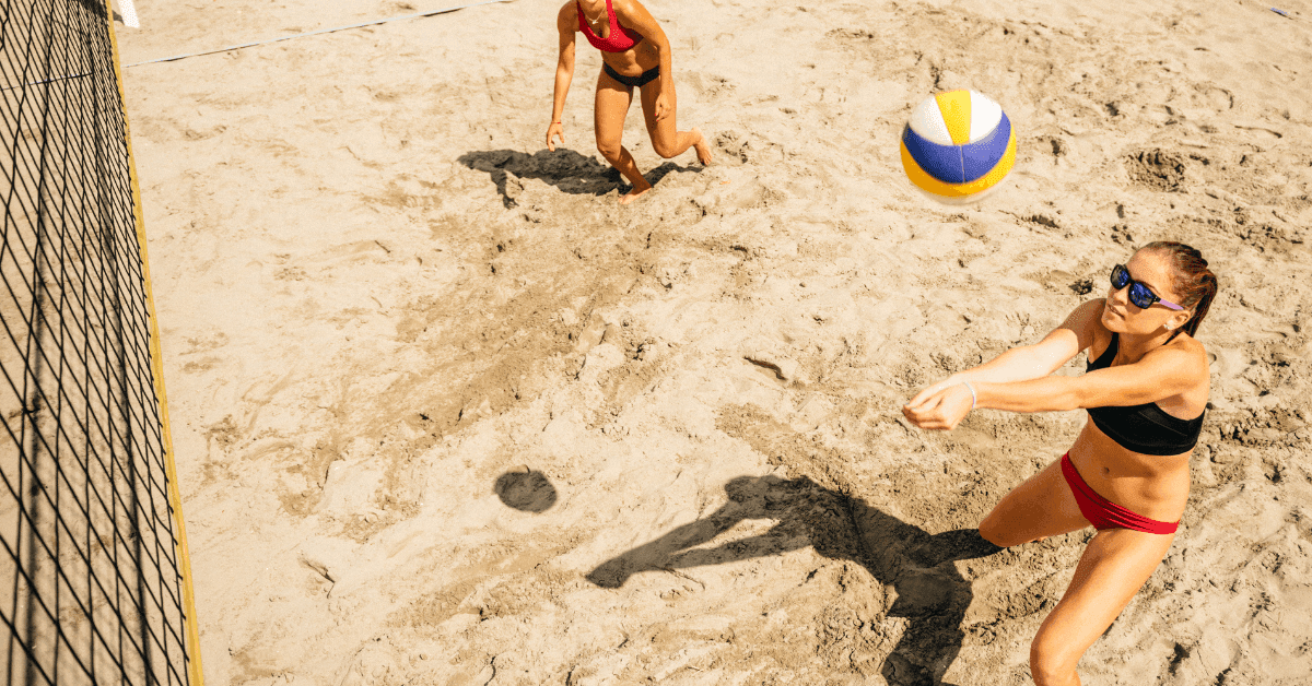Le spiagge della Sicilia perfette per il beach volley: scopri dove giocare