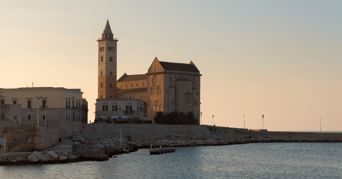Le Spiagge più Belle di Trani: Guida Completa 2026