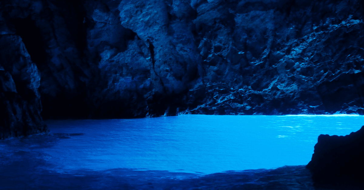 Le 10 spiagge italiane più suggestive vicino a spettacolari grotte naturali